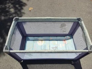 Cuna de viaje con colchón