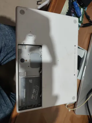 MacBook A1181 Blanco - Piezas o Reparar