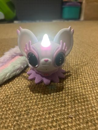 Peluche Lemur Bailarín Arcoíris