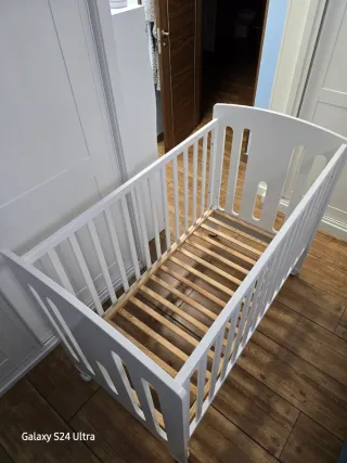 Cuna con bañera y cambiador