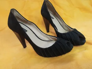 Zapatos de tacón negros