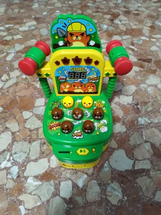 Juego de golpear topos electrónico