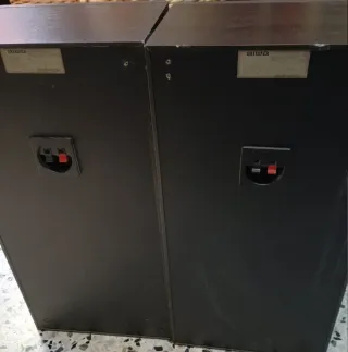 Altavoces Aiwa Negros y Marrones