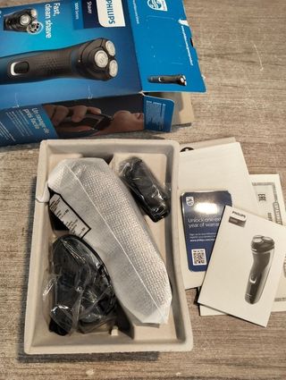 Afeitadora Philips Serie 1000 Recarregab