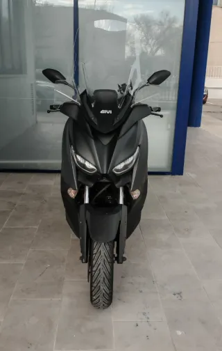 Yamaha X-Max 300