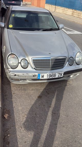 Mercedes-Benz Classe E (214) 2000