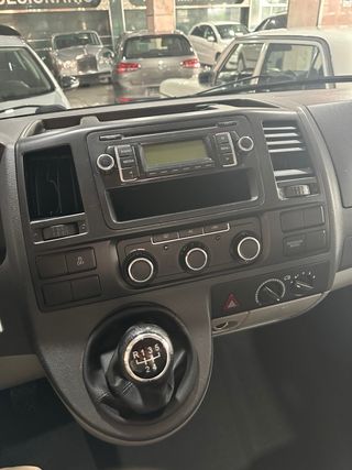 Volkswagen Caravelle 2014