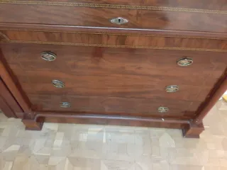 Escritorio bureau madera con detalles dorados