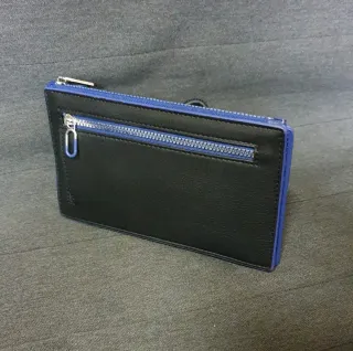 Monedero Desigual Negro y Azul
