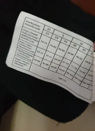 Vestido negro fiesta con pedrería