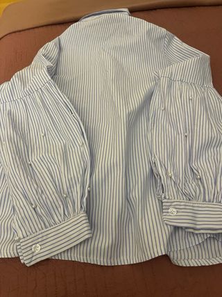 Camisa de rayas con perlas