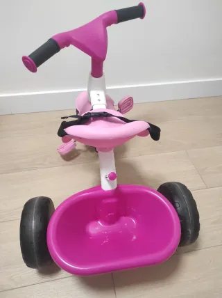 Triciclo niña, marca feber.