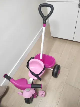 Triciclo niña, marca feber.