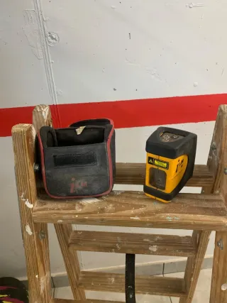 Nivel Láser 2 Líneas Leica