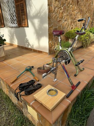 Conjunto Gimnasio Vintage Bicicleta y Accesorios