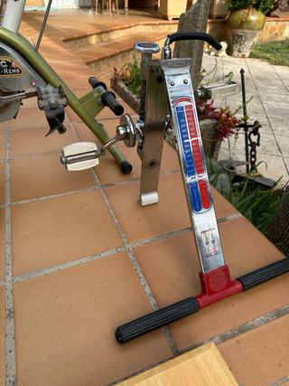 Conjunto Gimnasio Vintage Bicicleta y Accesorios