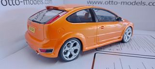 Ford Focus ST mk2 naranja 1/18 Otto