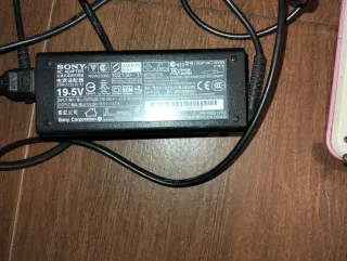 Pantalla, cargador, batería y lector CD Sony Vaio