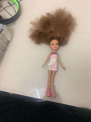 Muñeca Bratz Vestido Rosa Brillante