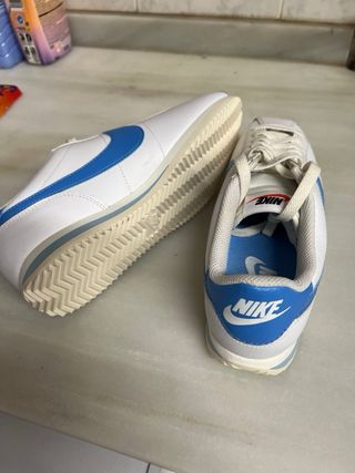 Zapatillas Nike Cortez Blancas y Azules