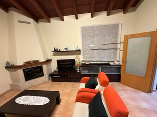 Conjunto comedor: sofá, mesa y sillas