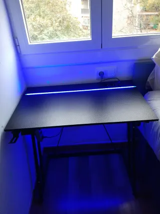 Mesa Gaming Negra con Luces LED Verdes