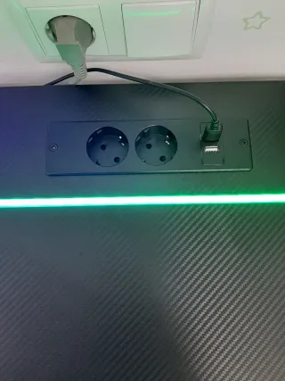 Mesa Gaming Negra con Luces LED Verdes