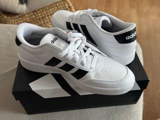 Zapatillas Adidas Blancas y Negras