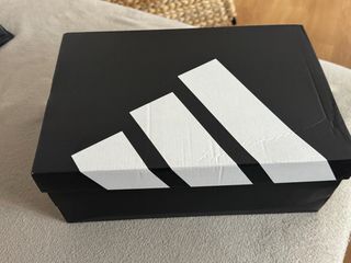 Zapatillas Adidas Blancas y Negras