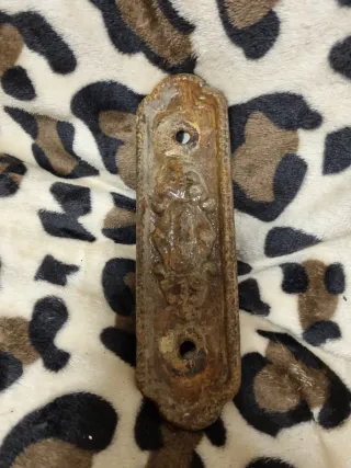 Pomo de puerta antiguo de hierro