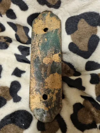 Pomo de puerta antiguo de hierro