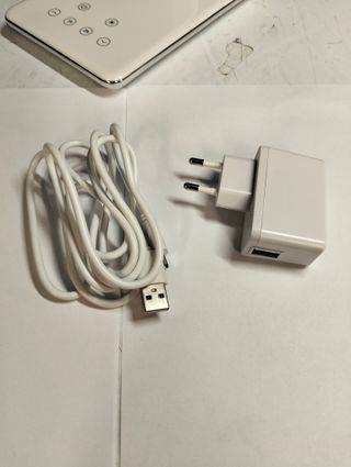 Flexo LED con carga inalámbrica y brillo regulable Flux’s