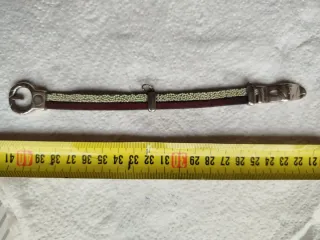 Preciosa pulsera vintage de cuero y ¿plata?