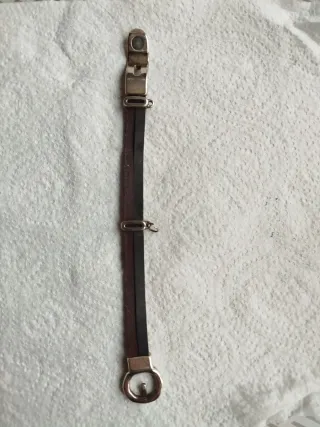 Preciosa pulsera vintage de cuero y ¿plata?