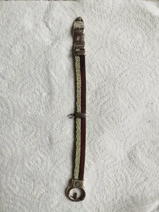 Preciosa pulsera vintage de cuero y ¿plata?