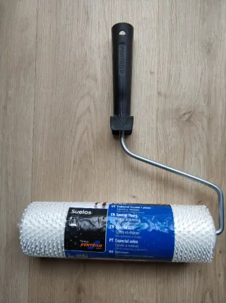 Zapatos clavos + rodillo desaireador