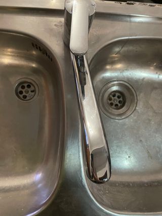 Fregadero doble Teka con grifo Roca