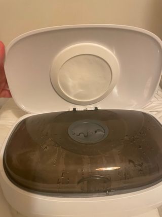 Calentador de toallitas para bebé.