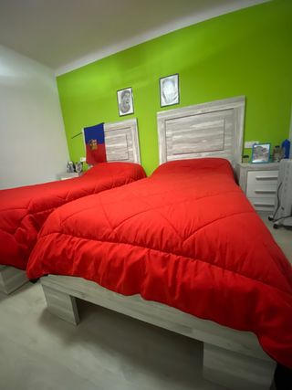 2 Camas con somier y colchón, no se negocia precio