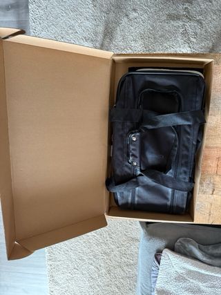 Transportín Amazon Basics Negro (Flexible)