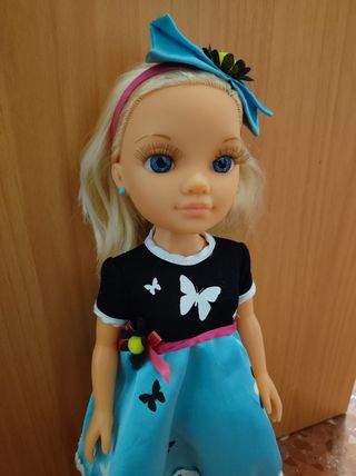 Muñeca Nancy con vestido mariposas