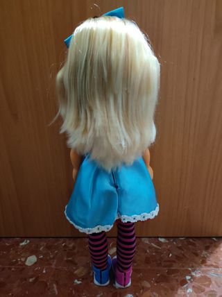 Muñeca Nancy con vestido mariposas