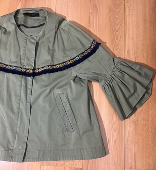 Chaqueta Zara verde bordada talla XL