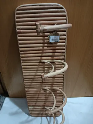 Perchero de ratán y madera Nuevo