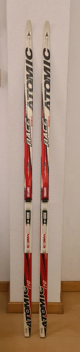 Set di sci Atomic + attacchi + scarponi Salomon numero 40