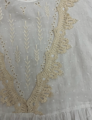 Blusa blanca con puntilla beige Talla L