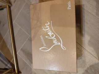 Zapatos Christian Louboutin Beige