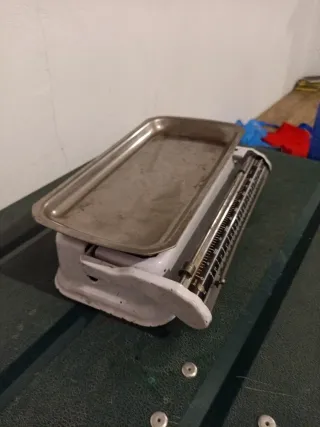 Báscula antigua de farmacia/laboratorio STUBE