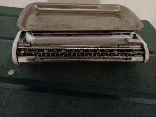 Báscula antigua de farmacia/laboratorio STUBE