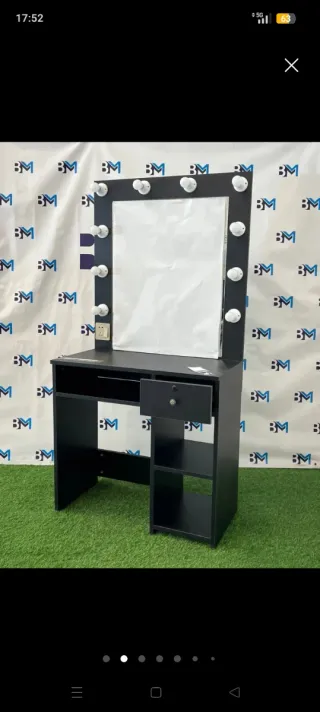 Tocador de maquillaje con luces